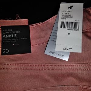 Brand new Capri ankle length size 20